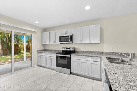 619 Linwood Avenue, Jacksonville FL - photo 9 of 23