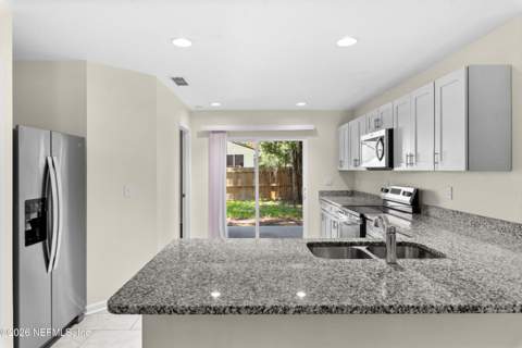 619 Linwood Avenue, Jacksonville FL - photo 10 of 23
