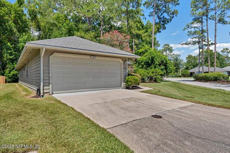 3 bedroom Single Family Residence at 7594 Baymeadows Circle, Putters Cove, Jacksonville — photo 4