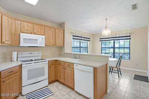 7594 Baymeadows Circle, Jacksonville FL - photo 14 of 31