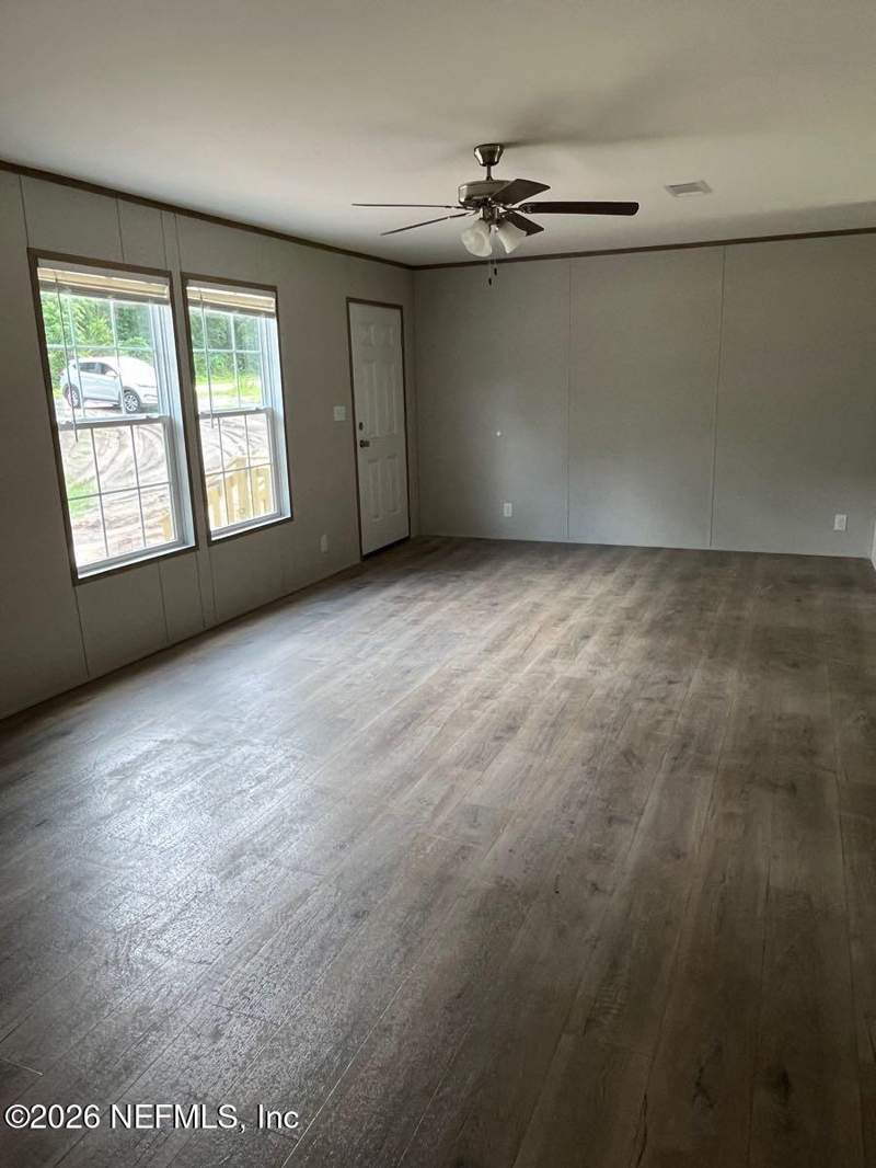 3 bedroom Manufactured Home at 4819 Sedge Street, Middleburg, Middleburg — photo 2