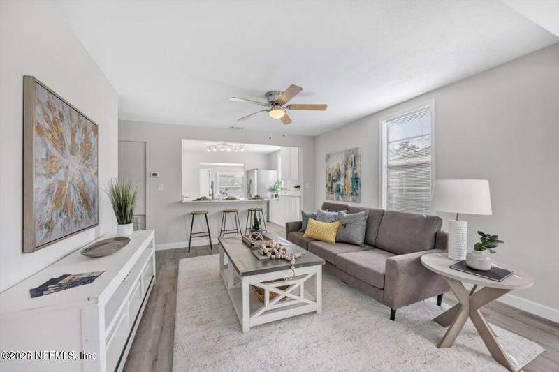 3 bedroom Single Family Residence at 825 Wyolen Street, Section Land, Jacksonville — photo 4