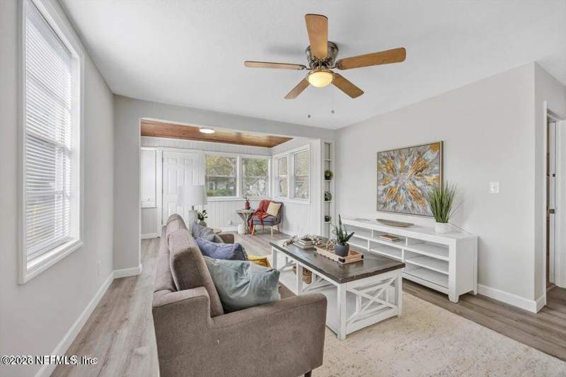 3 bedroom Single Family Residence at 825 Wyolen Street, Section Land, Jacksonville — photo 3