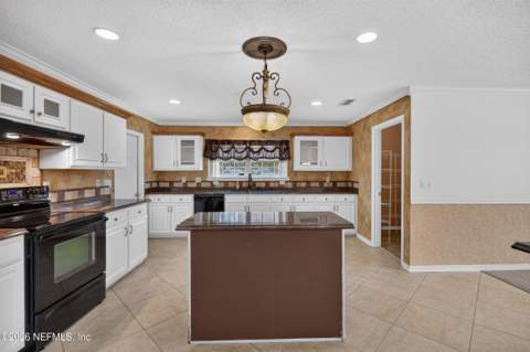 2432 Mallory Hills Road, Jacksonville FL - photo 17 of 69