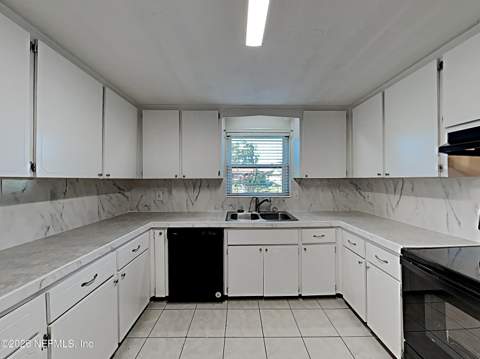 8436 Colton Street, Jacksonville FL - photo 7 of 28