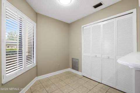 3820 Lavista Circle #103, Jacksonville FL - photo 9 of 39