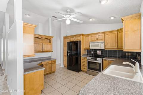 3933 Petite Drive, Jacksonville FL - photo 8 of 43