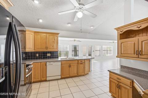 3933 Petite Drive, Jacksonville FL - photo 7 of 43