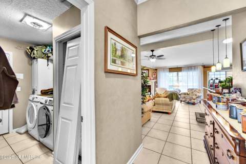 5428 Downington Drive, Jacksonville FL - photo 9 of 41