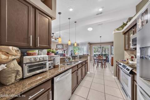 5428 Downington Drive, Jacksonville FL - photo 15 of 41