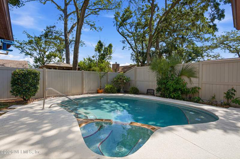 3 bedroom Single Family Residence at 3933 Petite Drive, Isle Of Palms, Jacksonville — photo 2