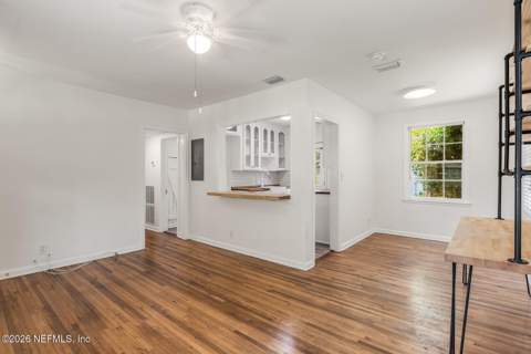 2854 Stanwood Avenue, Jacksonville FL - photo 6 of 21