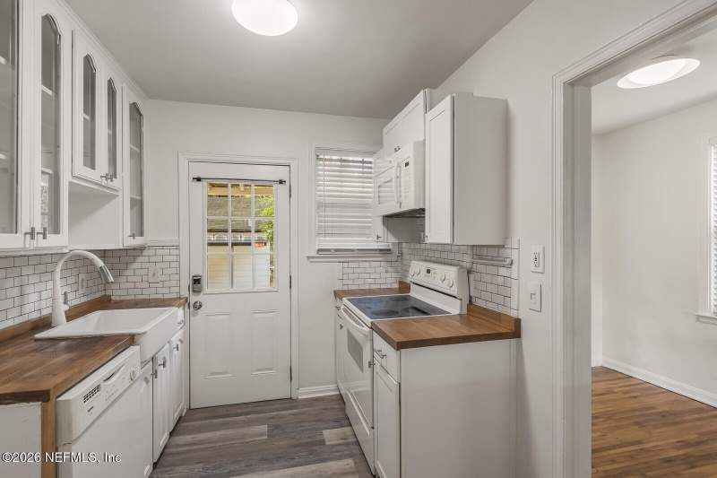3 bedroom Single Family Residence at 2854 Stanwood Avenue, Spring Park Manor, Jacksonville — photo 4