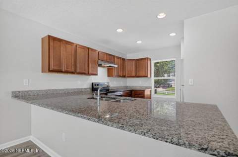 7082 Plymouth Grove Court, Jacksonville FL - photo 7 of 40