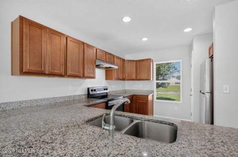 7082 Plymouth Grove Court, Jacksonville FL - photo 9 of 40