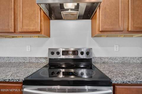 7082 Plymouth Grove Court, Jacksonville FL - photo 11 of 40