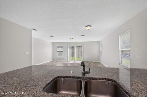 7082 Plymouth Grove Court, Jacksonville FL - photo 12 of 40