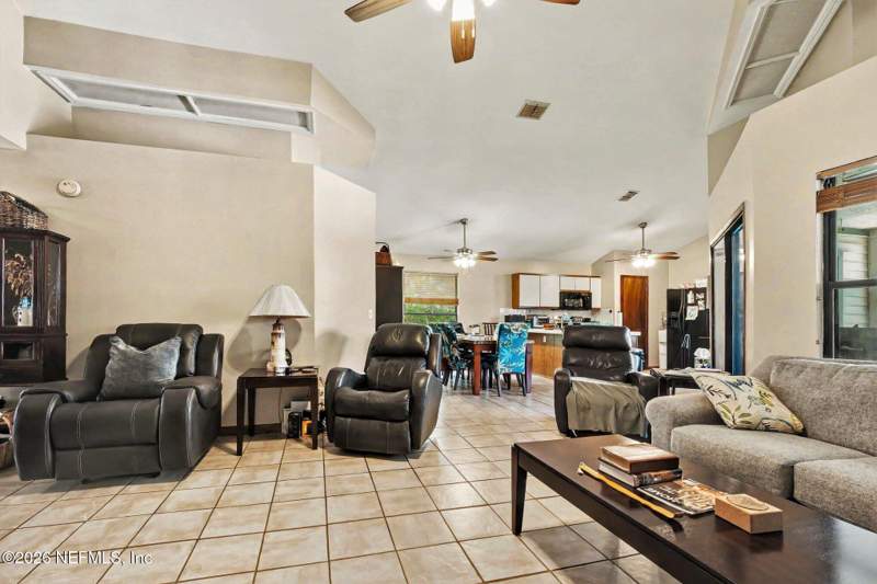 3 bedroom Single Family Residence at 593 Hewes Place, Heritage Hills, Orange Park — photo 5