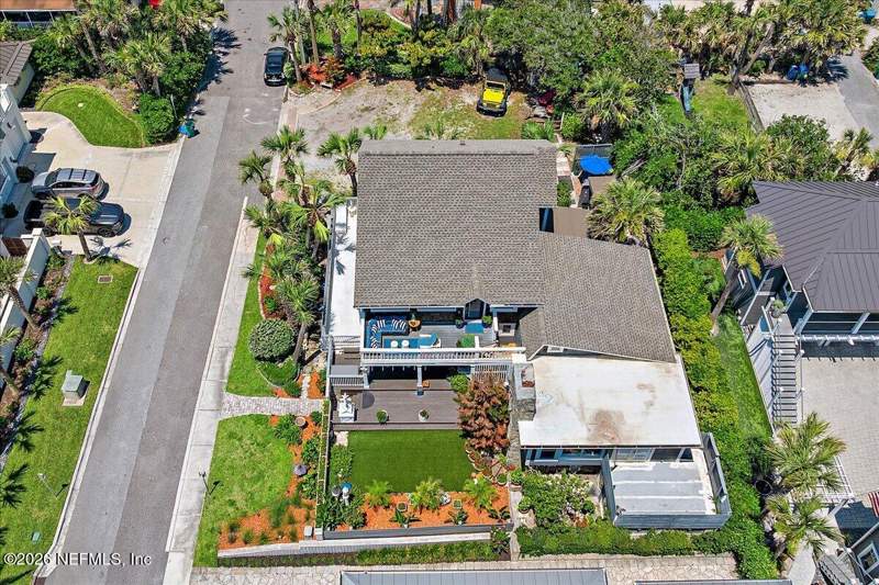 8 bedroom Single Family Residence at 106 Bay Street, Neptune Beach, Neptune Beach — photo 4