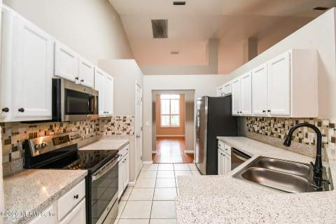 4234 Emerald Bay Drive, Jacksonville FL - photo 10 of 21