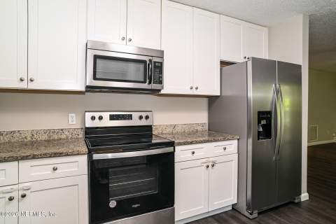 1141 Alderman Road, Jacksonville FL - photo 7 of 21
