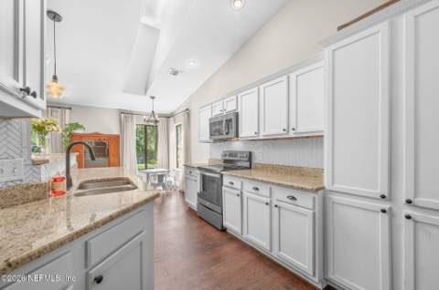 3569 Hampton Glen Place, Jacksonville FL - photo 14 of 34