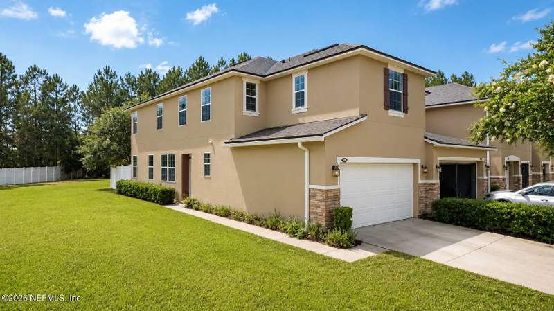 3 bedroom Townhouse at 5988 Bartram Village Drive, Villages Of Bartram Springs, Jacksonville — photo 3