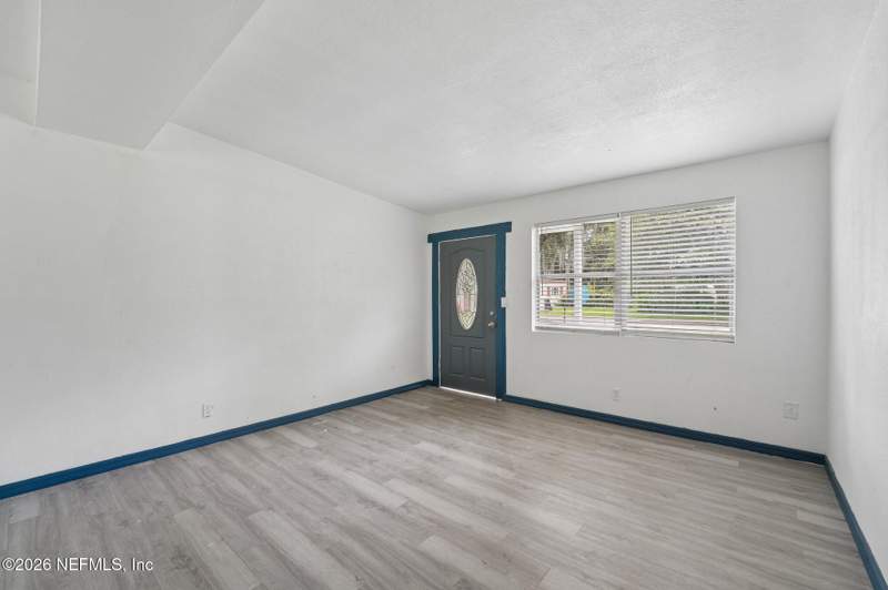 4 bedroom Single Family Residence at 6740 Yvonne Lane, Loran Estates, Jacksonville — photo 4