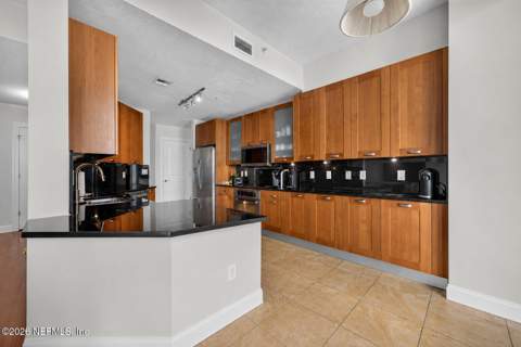 1431 Riverplace Boulevard #1904, Jacksonville FL - photo 11 of 50