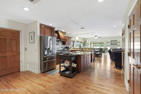703 Front Street, Welaka FL - photo 17 of 78