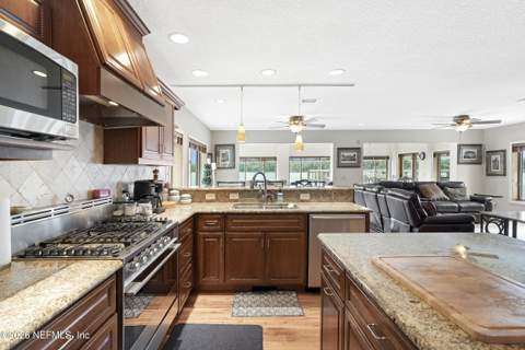 703 Front Street, Welaka FL - photo 15 of 78