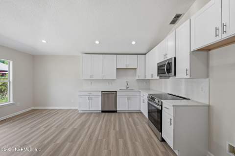 7111 Edge Street, Jacksonville FL - photo 13 of 37