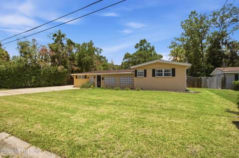 8159 Ladoga Avenue, Jacksonville FL - photo 6 of 50