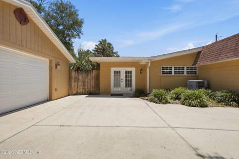 8159 Ladoga Avenue, Jacksonville FL - photo 7 of 50