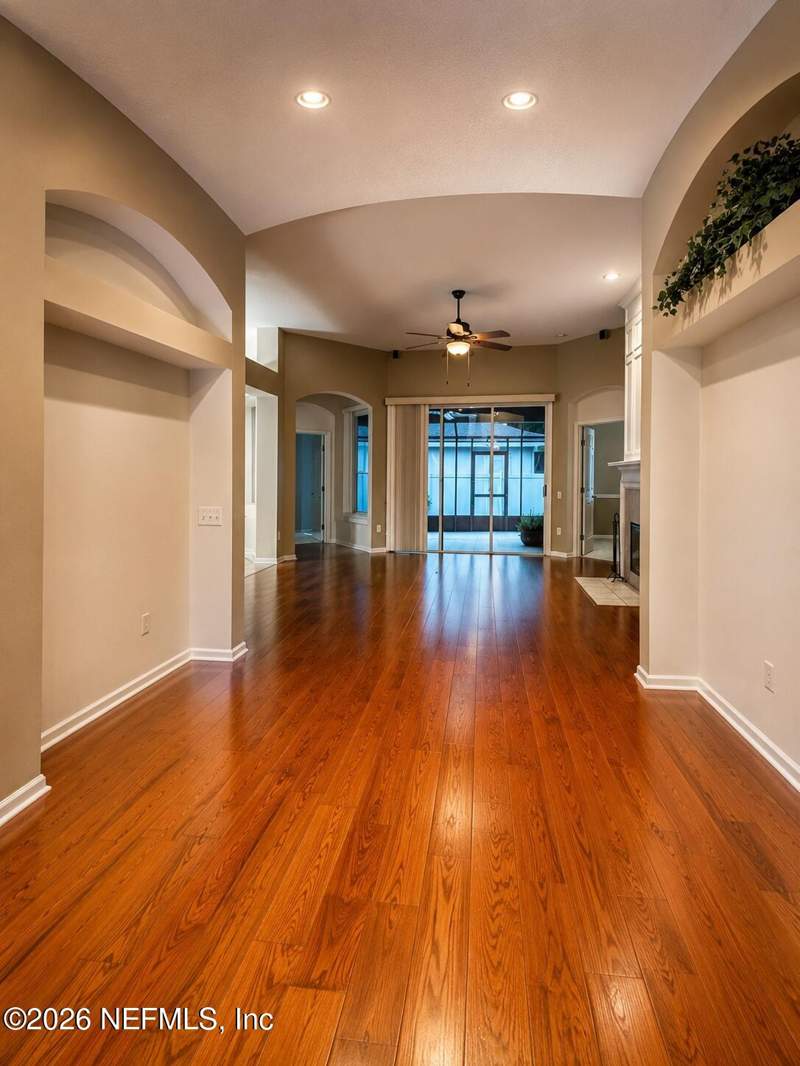 4 bedroom Single Family Residence at 10441 Creston Glen Circle, East Hampton, Jacksonville — photo 4