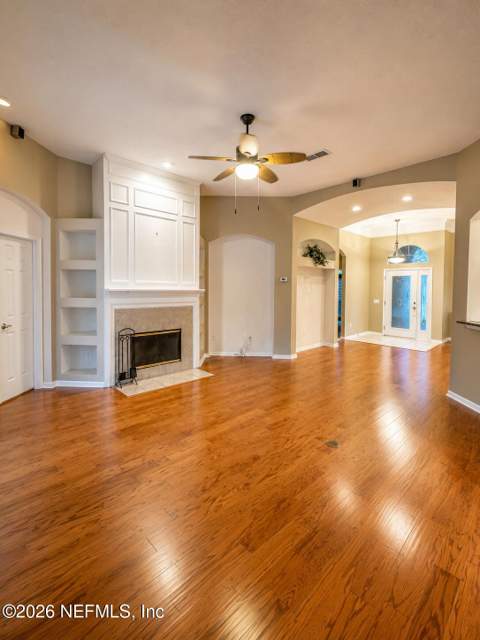 10441 Creston Glen Circle, Jacksonville FL - photo 9 of 36