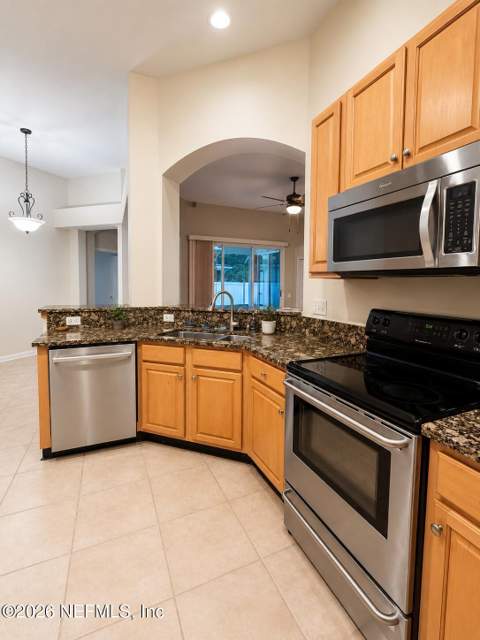 10441 Creston Glen Circle, Jacksonville FL - photo 14 of 36