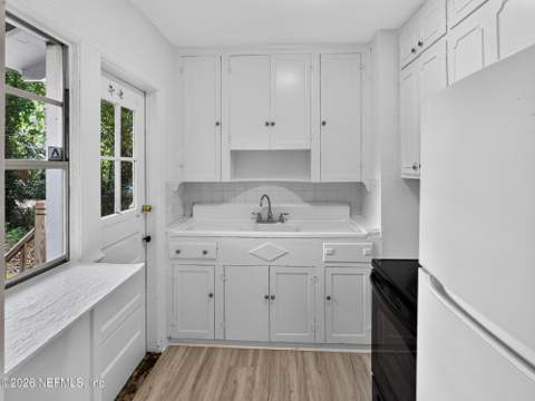 2229 Home Park Circle, Jacksonville FL - photo 9 of 22