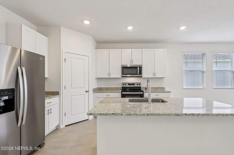 3 bedroom Single Family Residence at 7329 Everett Forest Drive, Cypress Meadows, Jacksonville — photo 3