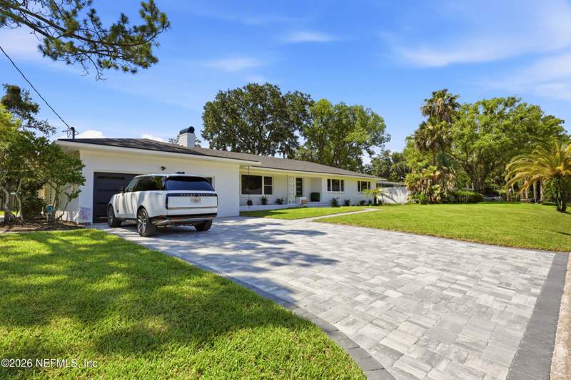 4 bedroom Single Family Residence at 2348 Smullian Trail, Herbroc Fountains, Jacksonville — photo 4