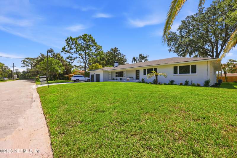 4 bedroom Single Family Residence at 2348 Smullian Trail, Herbroc Fountains, Jacksonville — photo 5