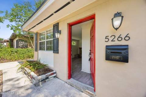 5266 Camille Avenue, Jacksonville FL - photo 7 of 34