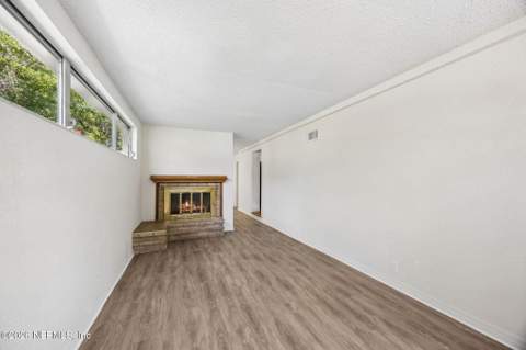 5266 Camille Avenue, Jacksonville FL - photo 10 of 34