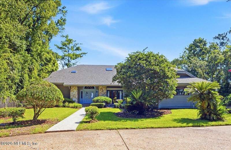 4 bedroom Single Family Residence at 4501 Ortega Farms Circle, Ortega Farms, Jacksonville — photo 2