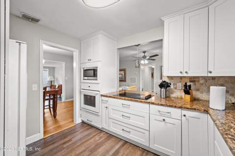 4820 Avent Drive, Jacksonville FL - photo 8 of 47