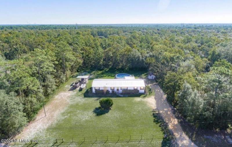 4 bedroom Mobile Home at 116 Earl Avenue, Interlachen Lakes Estates, Palatka — photo 3