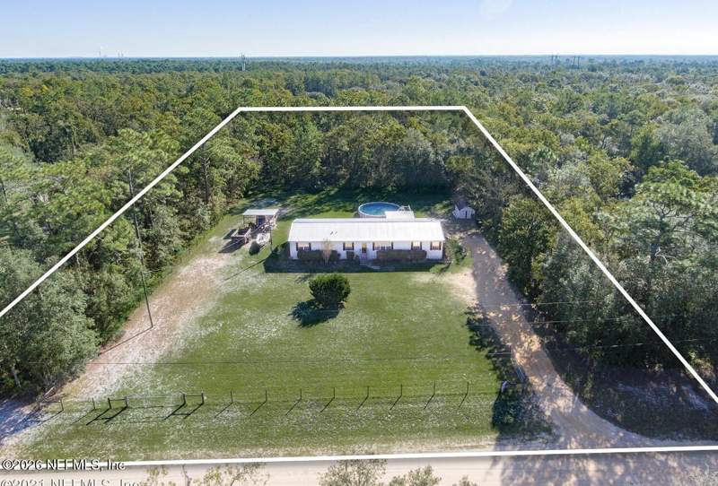 4 bedroom Mobile Home at 116 Earl Avenue, Interlachen Lakes Estates, Palatka — photo 4