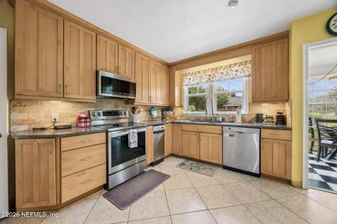 4388 Yacht Club Road, Jacksonville FL - photo 16 of 40