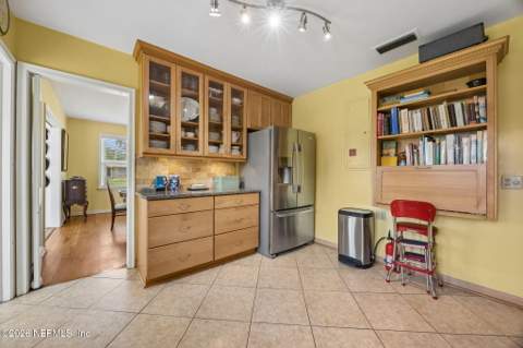 4388 Yacht Club Road, Jacksonville FL - photo 17 of 40