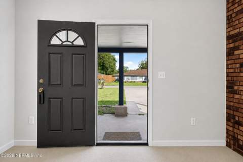 3718 Peach Drive, Jacksonville FL - photo 6 of 42